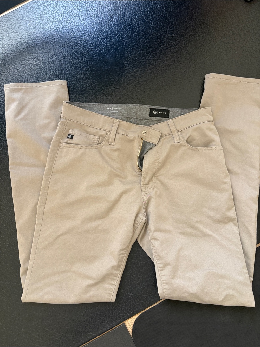 AG airluxe Tellis Modern Slim Pants